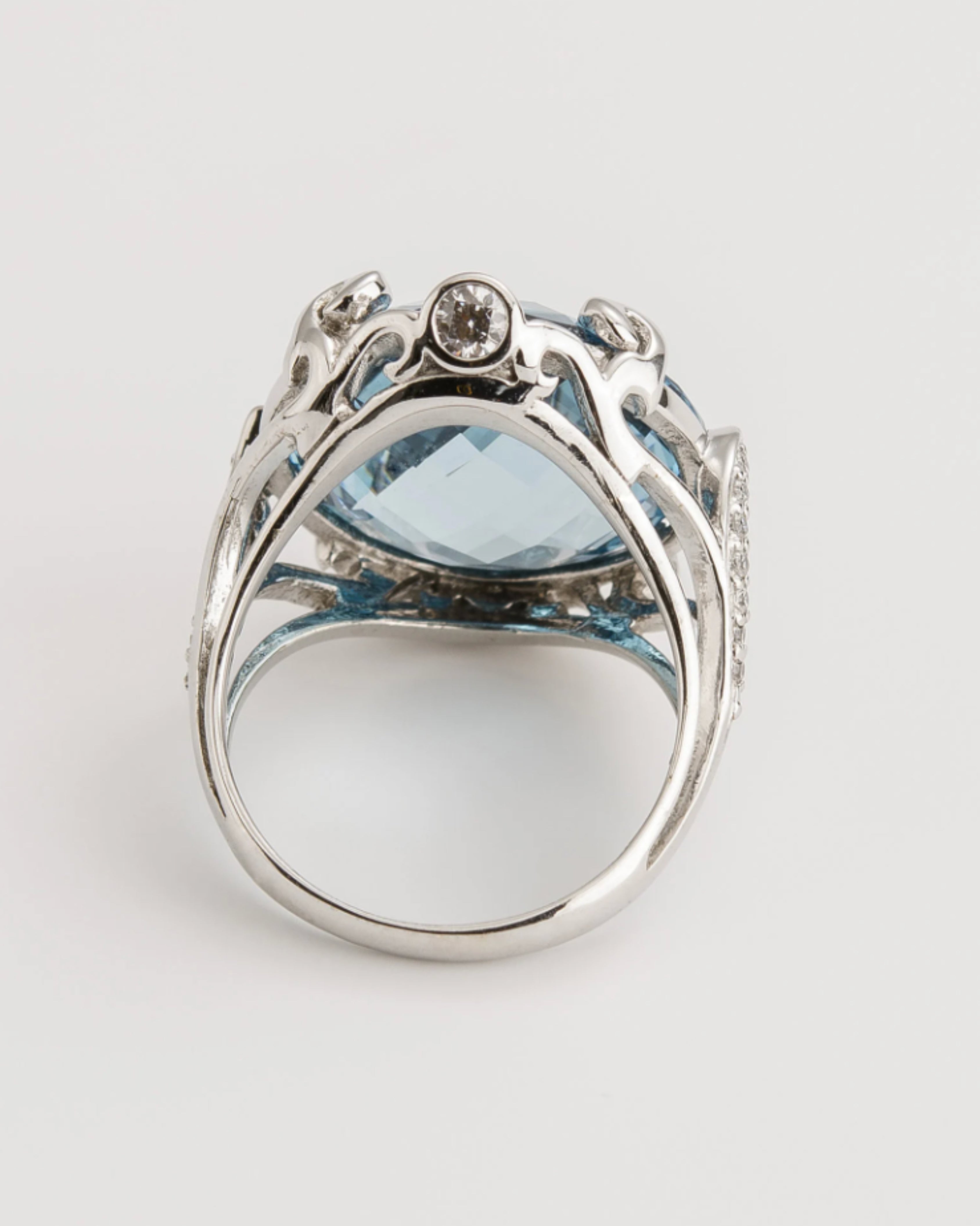 Heckered Sky Blue Topaz Filigree Ring